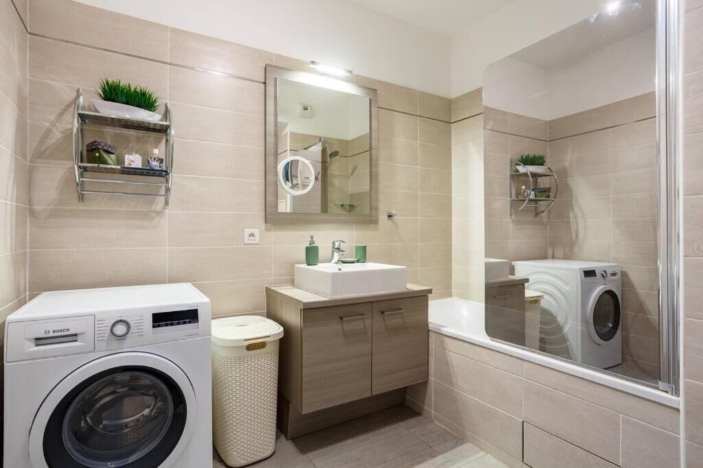 Photo of Bathroom in Le Plessis-Robinson