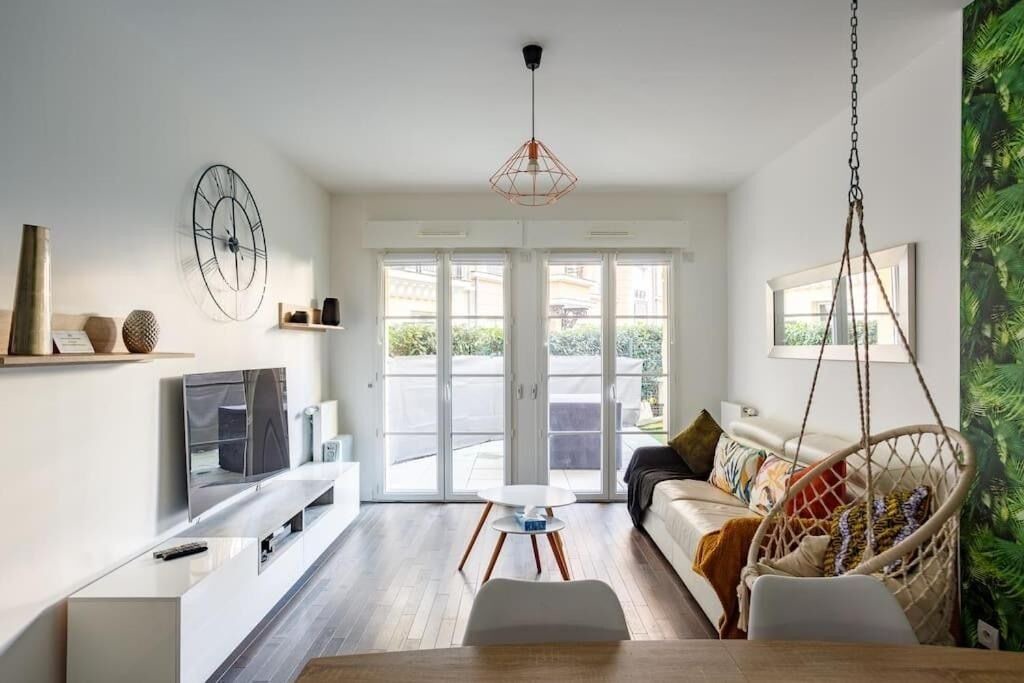 Photo of Livingroom in Le Plessis-Robinson