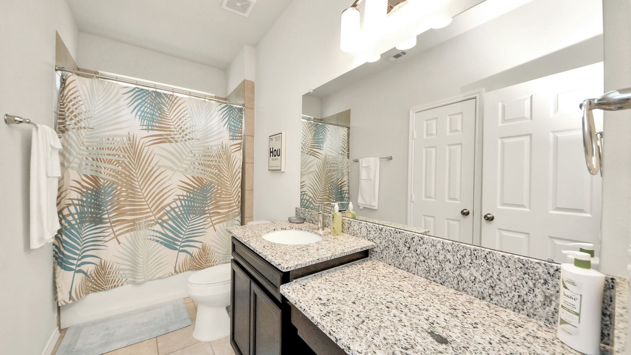 Photo of Bathroom in Woodlake - Briar Meadow