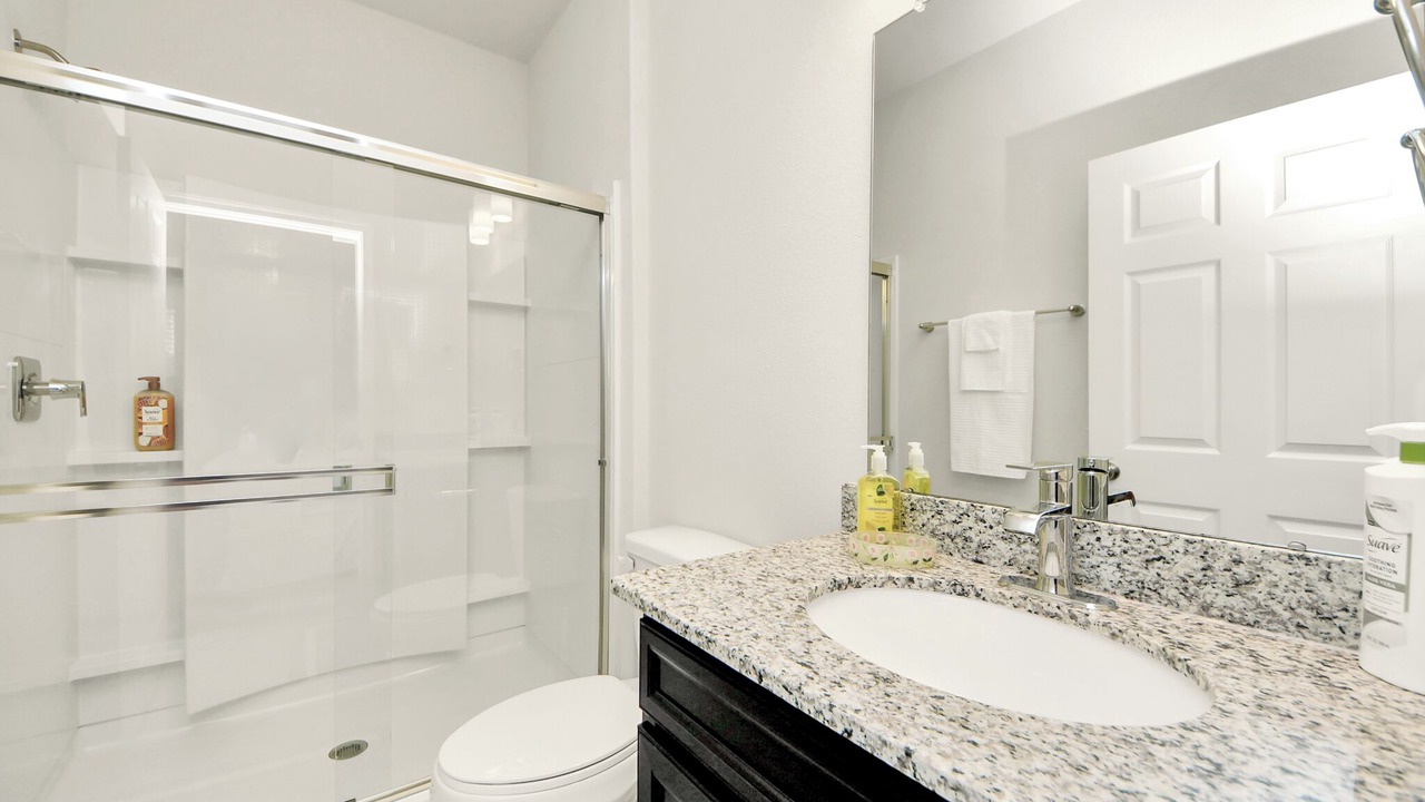Photo of Bathroom in Woodlake - Briar Meadow