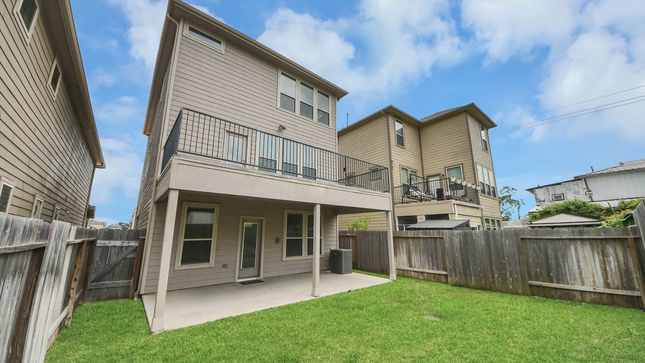 Photo of Outdoor in Woodlake - Briar Meadow