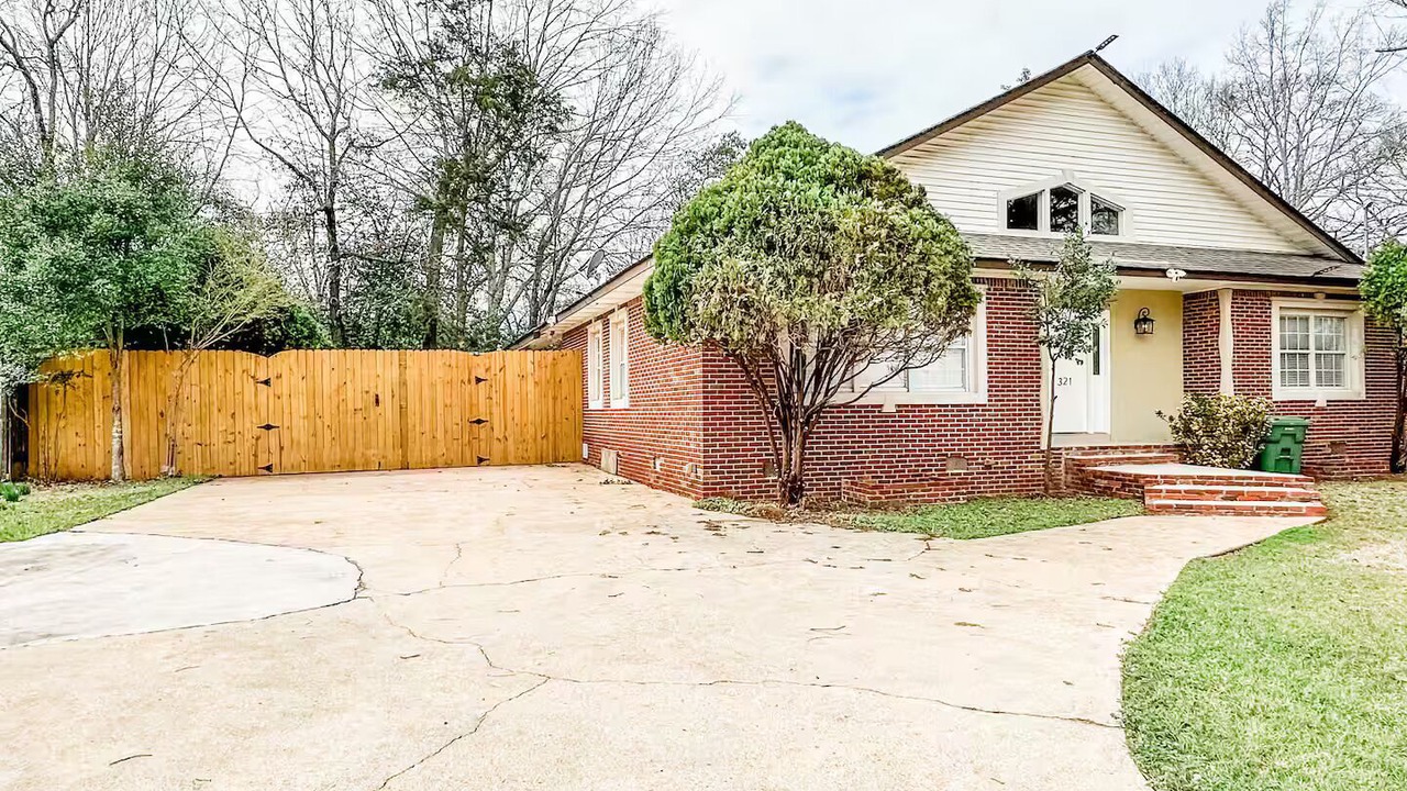 Photo of Outdoor in Gunter Afs