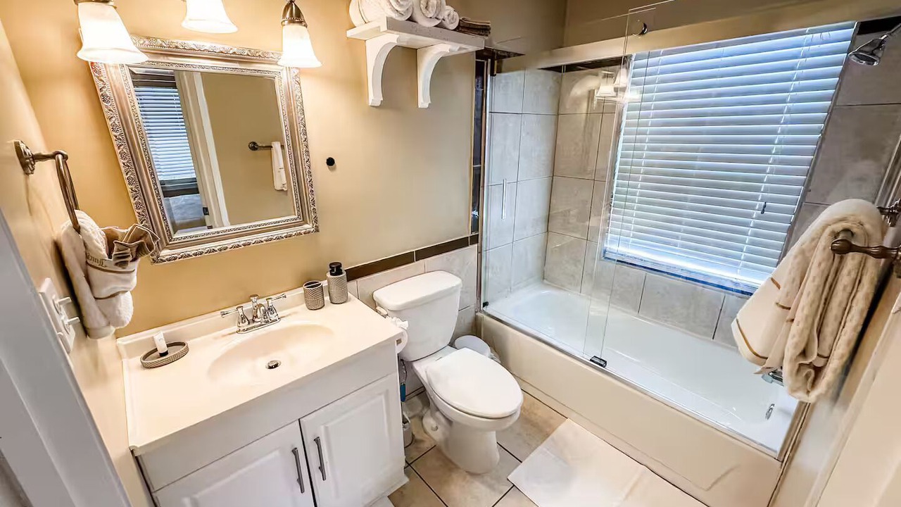 Photo of Bathroom in Gunter Afs