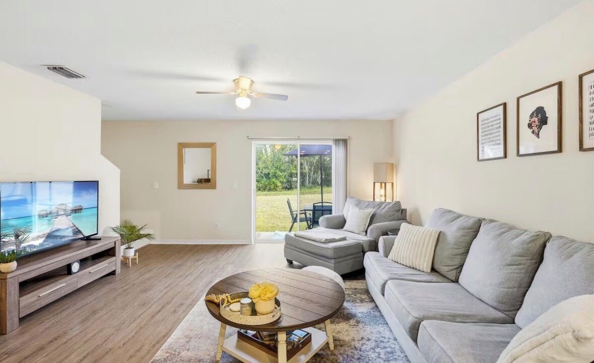 Photo of Livingroom in Grand Oaks