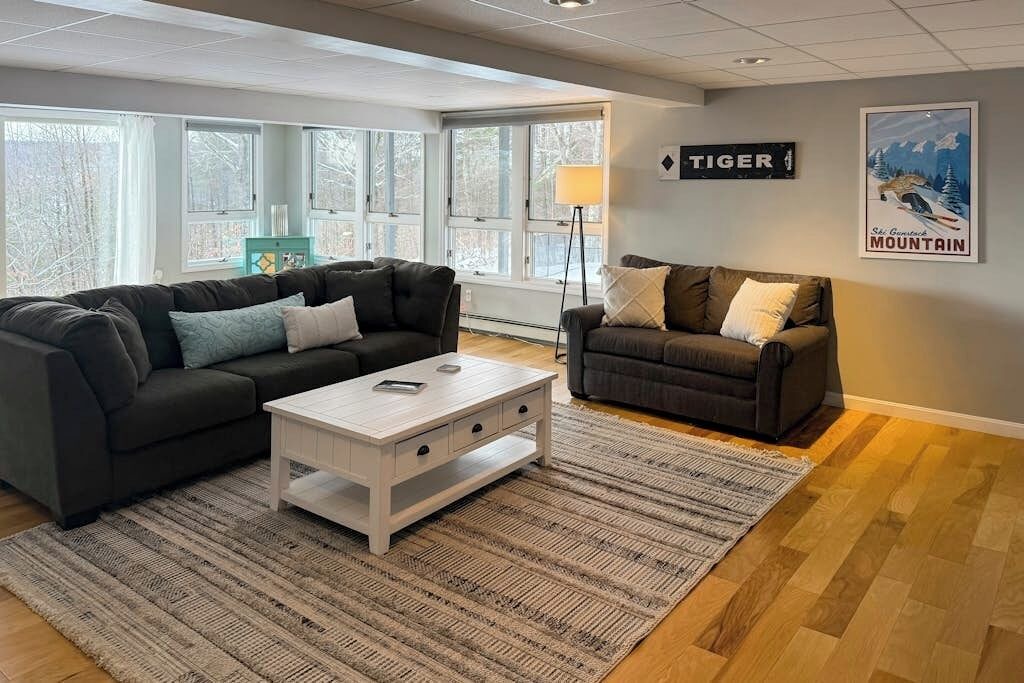 Photo of Livingroom in Meredith