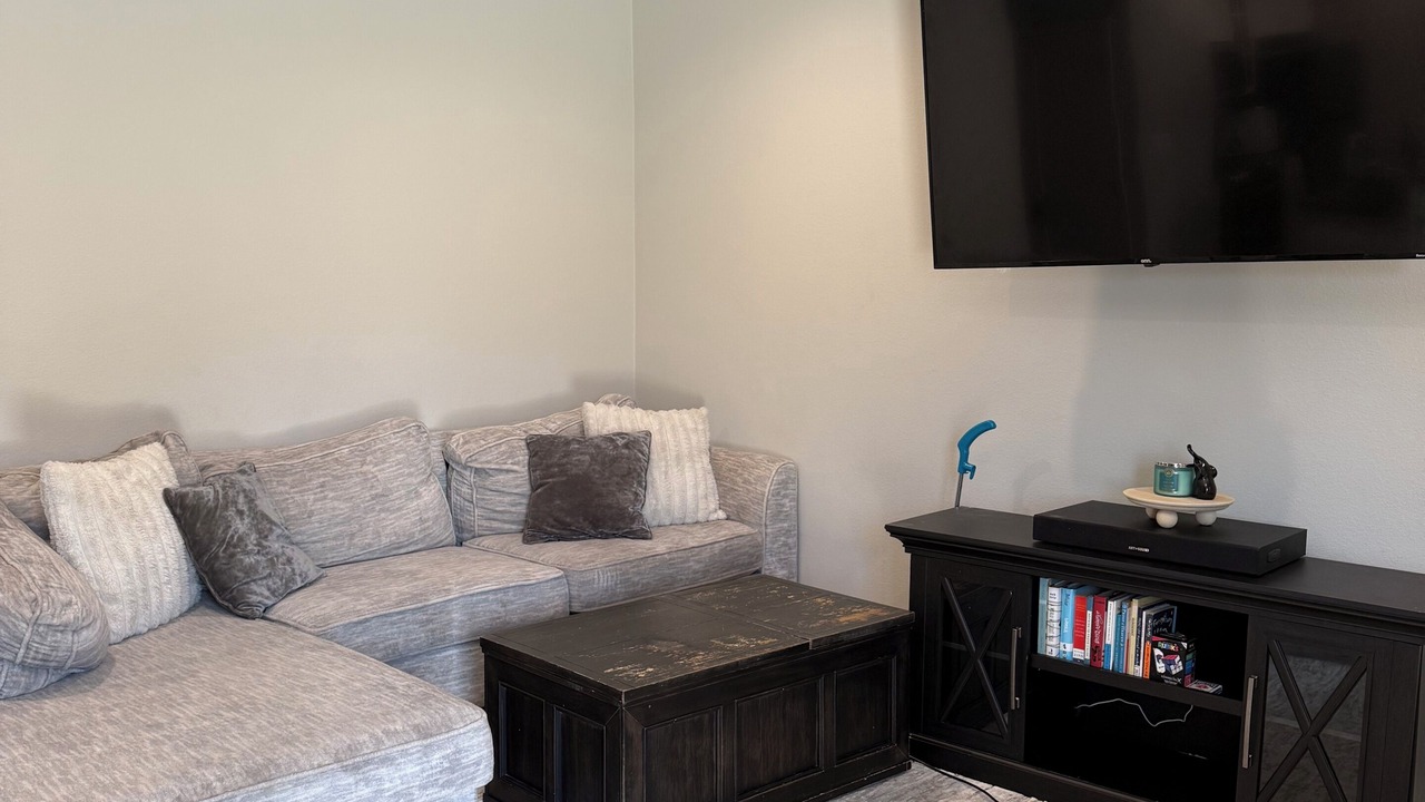 Photo of Livingroom in East Riverside