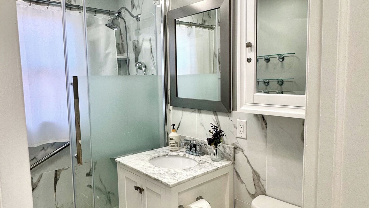 Photo of Bathroom in Oakridge