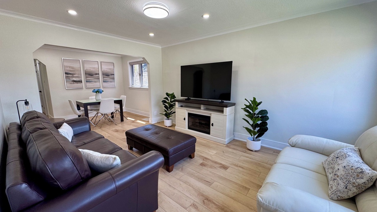 Photo of Livingroom in Oakridge