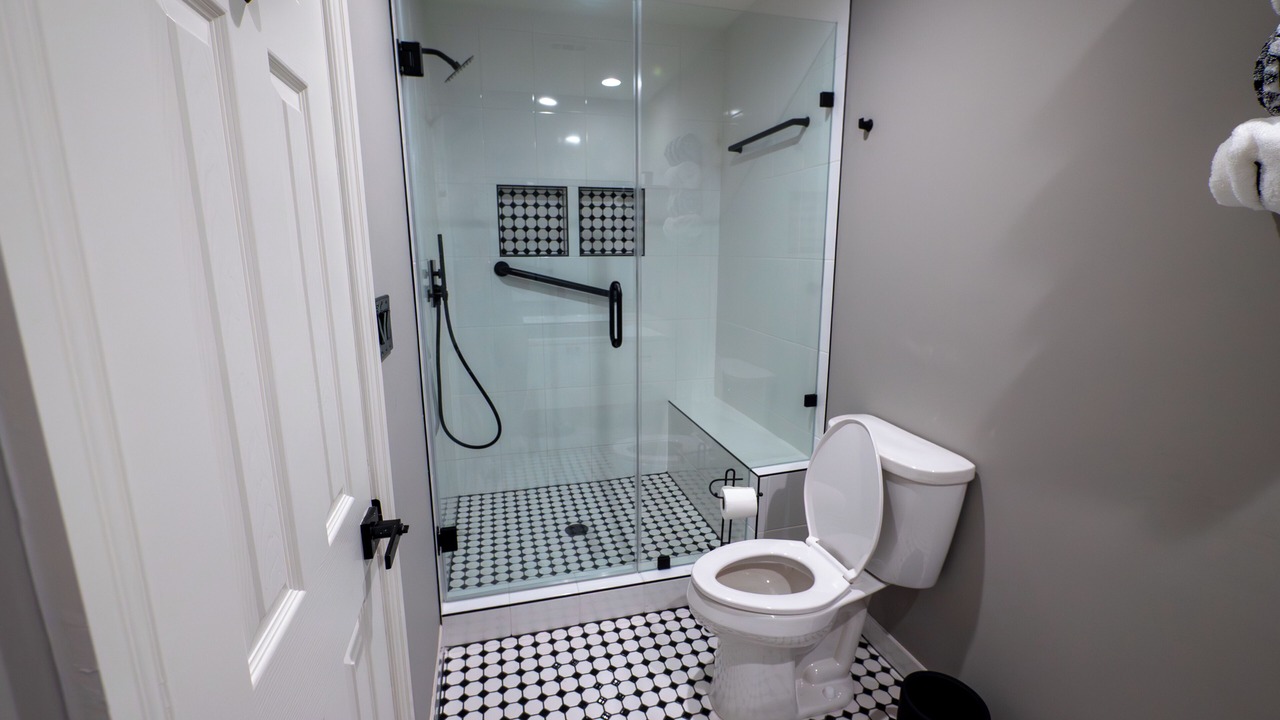 Photo of Bathroom in Cedar Crest