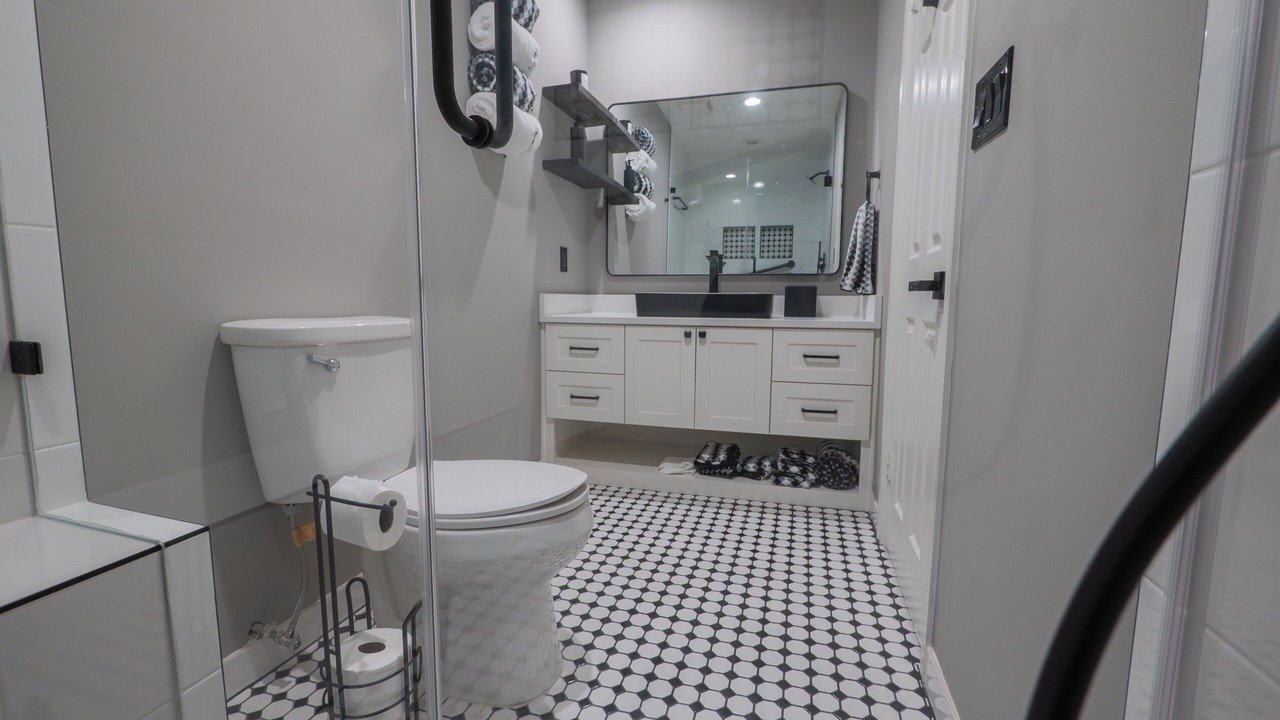 Photo of Bathroom in Cedar Crest