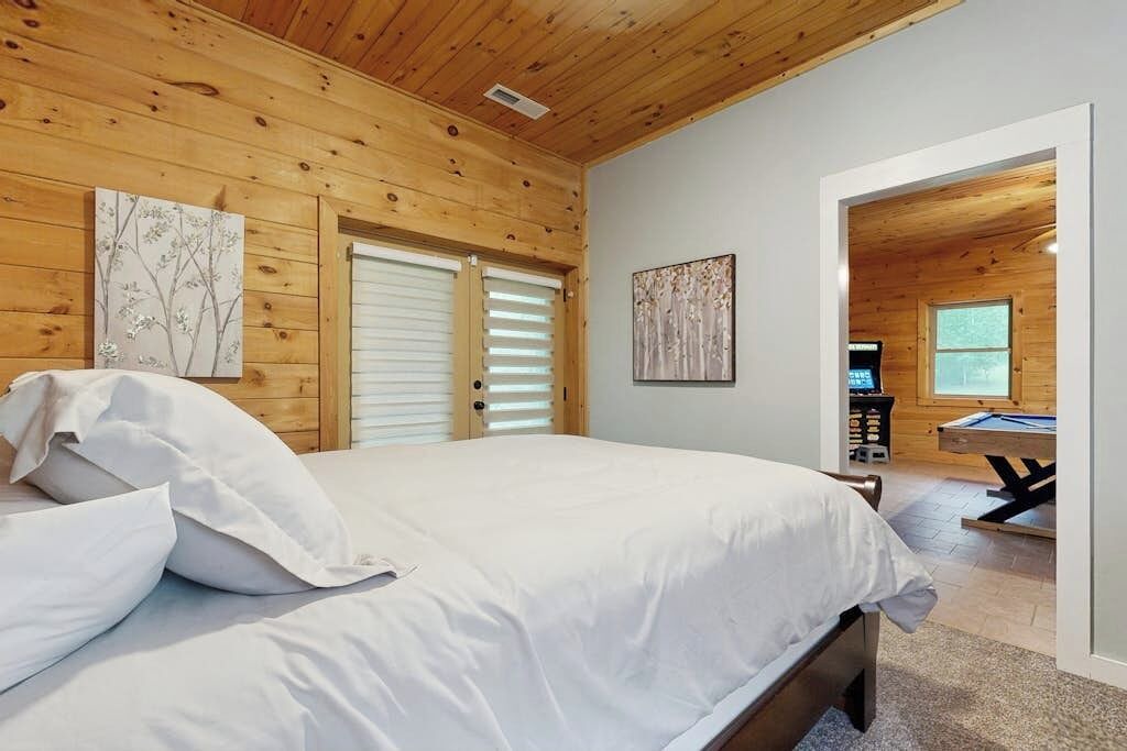 Photo of Bedroom in Bryson City
