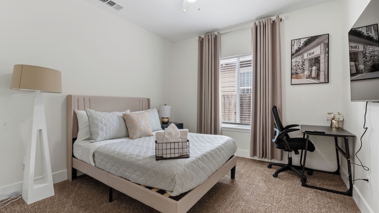 Photo of Bedroom in North Oak Park