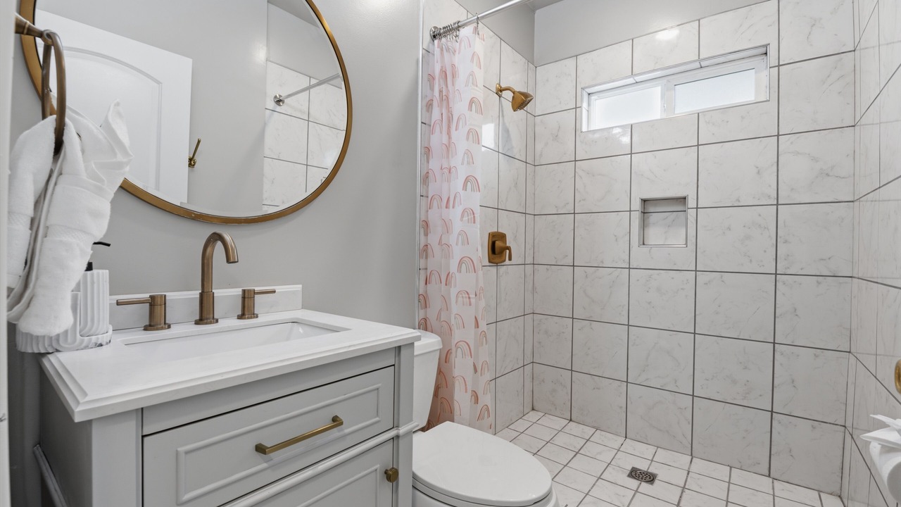 Photo of Bathroom in North Oak Park