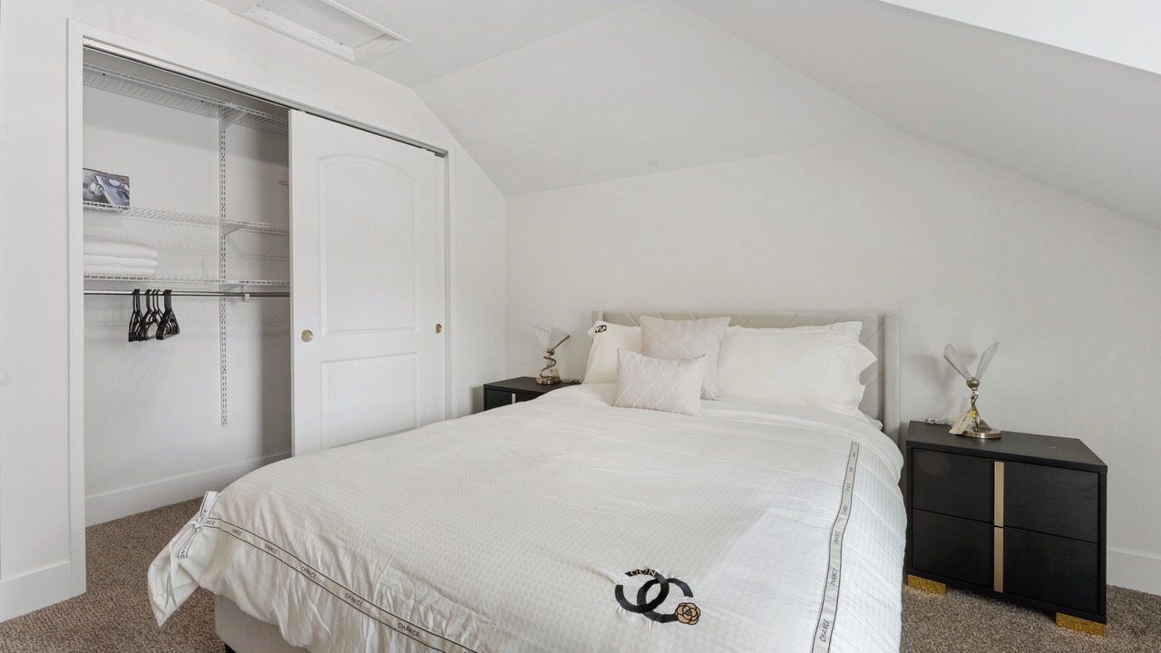 Photo of Bedroom in North Oak Park