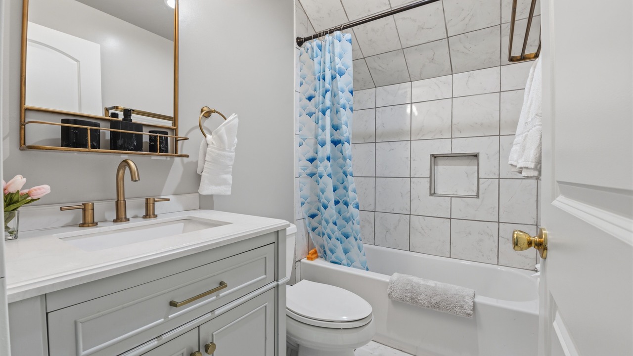 Photo of Bathroom in North Oak Park