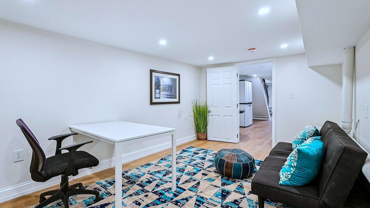 Photo of Livingroom in Whitman