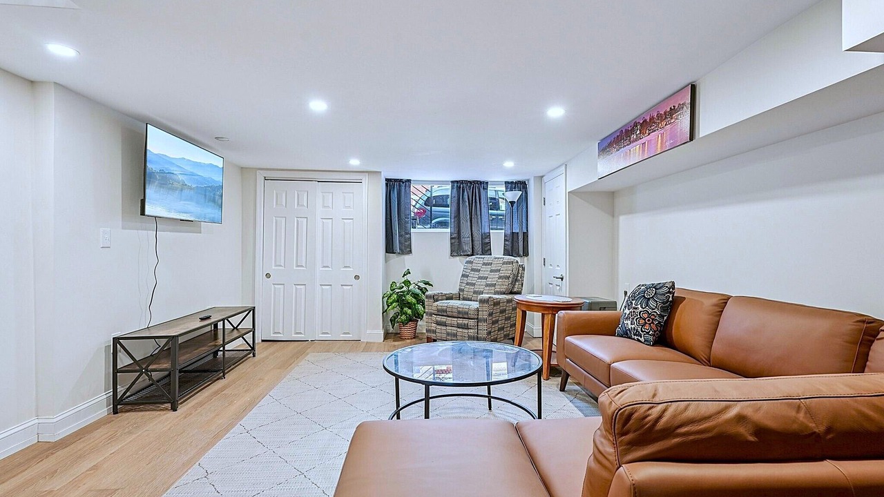 Photo of Livingroom in Whitman