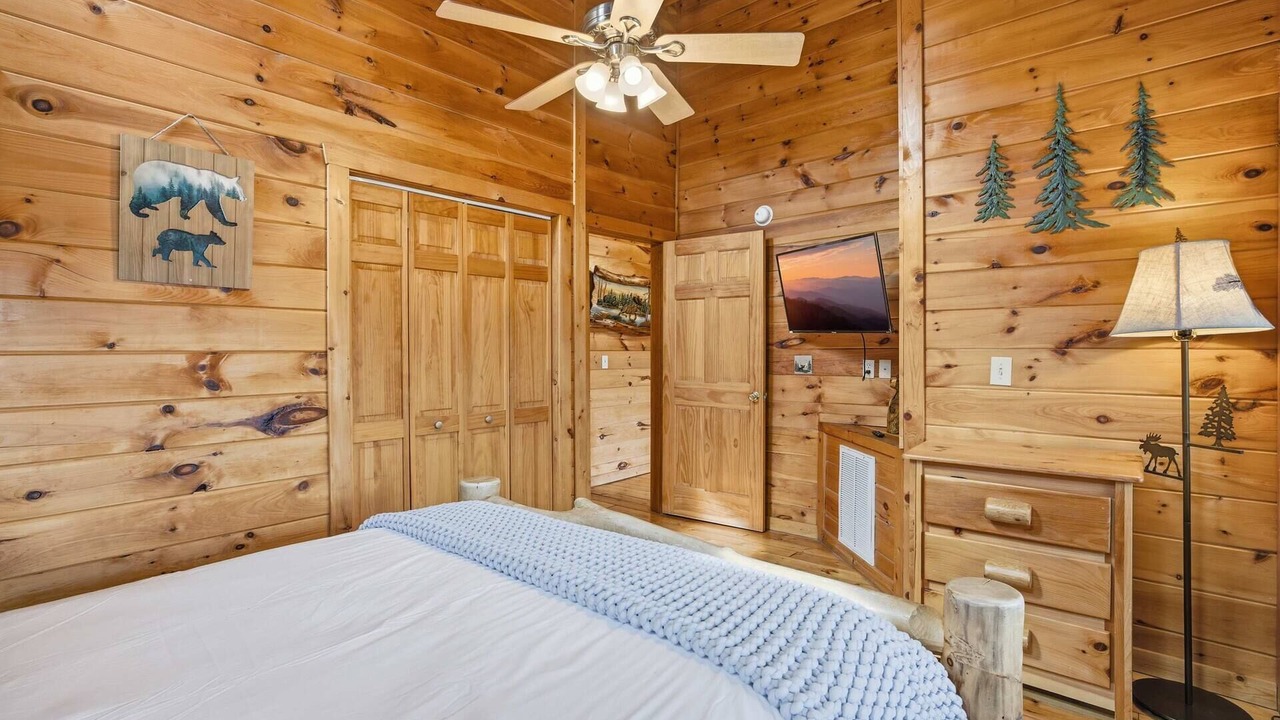 Photo of Bedroom in Hemlock Hills