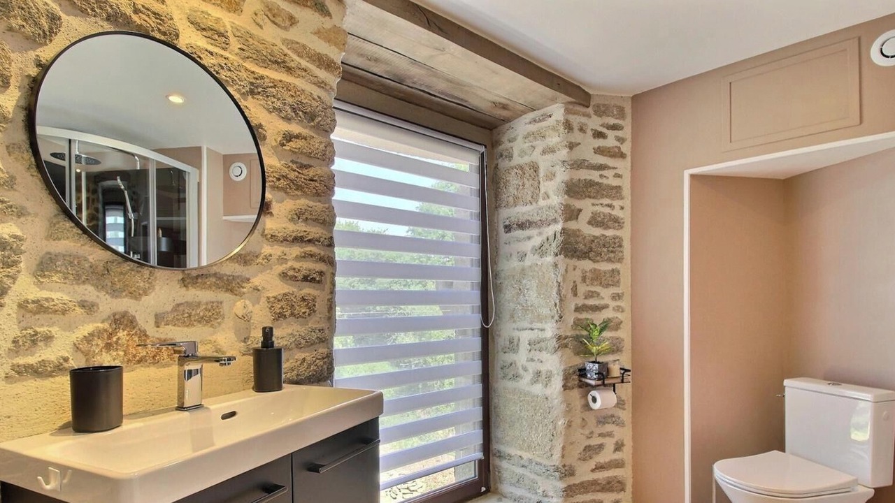 Photo of Bathroom in Peaule
