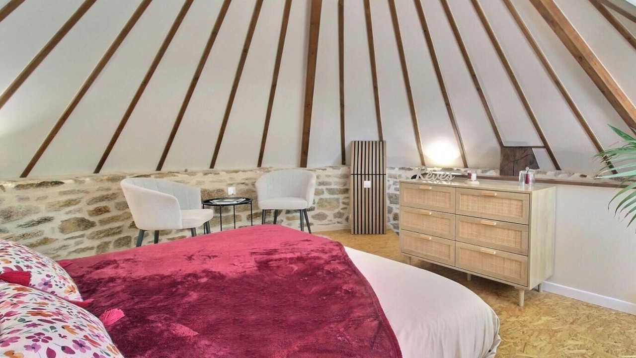Photo of Bedroom in Peaule