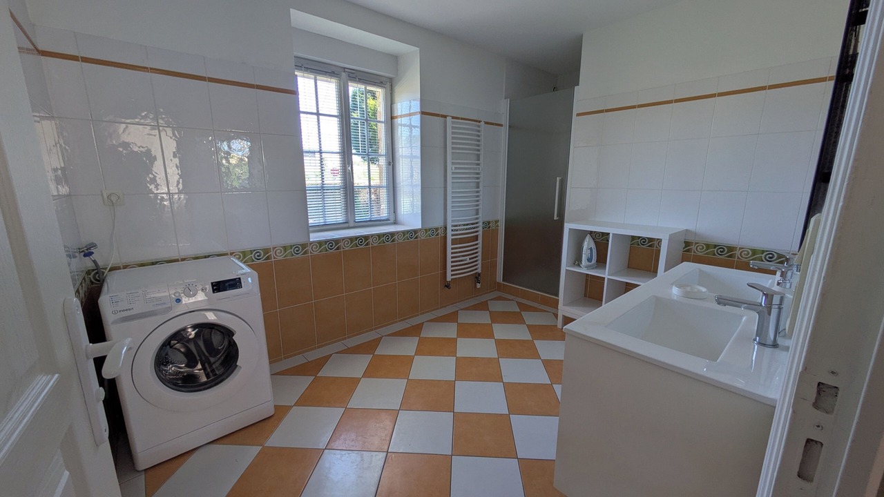 Photo of Bathroom in Saint-Martin-des-Champs