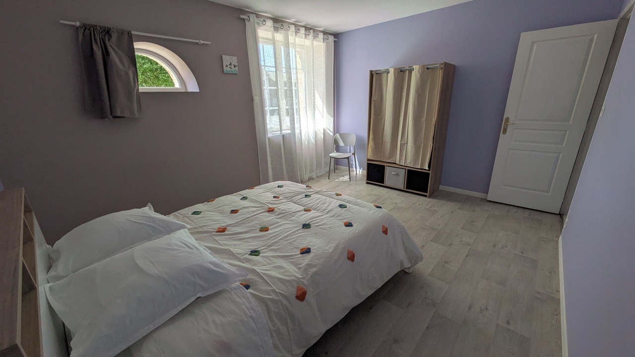 Photo of Bedroom in Saint-Martin-des-Champs