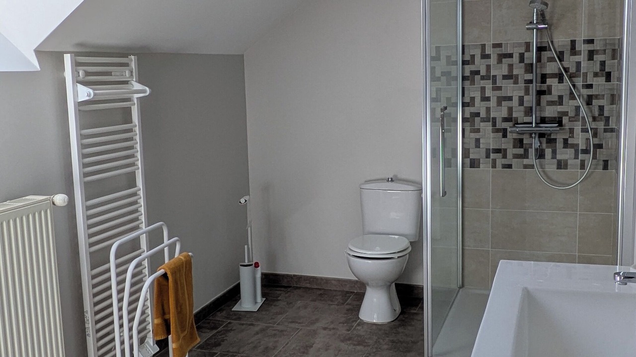 Photo of Bathroom in Saint-Martin-des-Champs