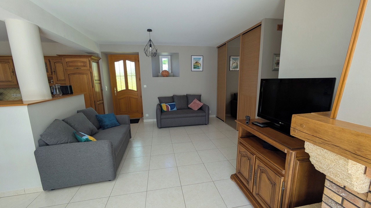 Photo of Livingroom in Saint-Martin-des-Champs