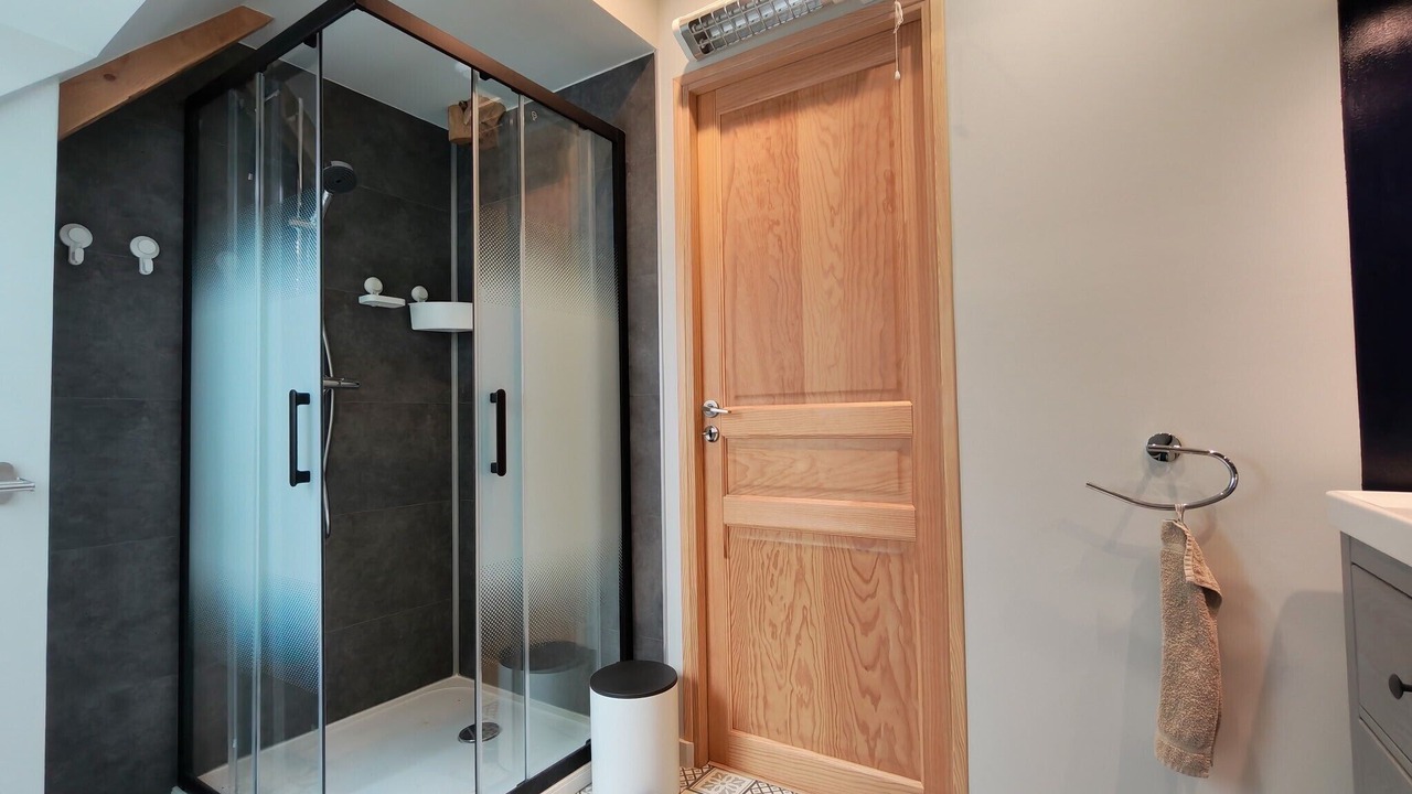 Photo of Bathroom in Chedigny