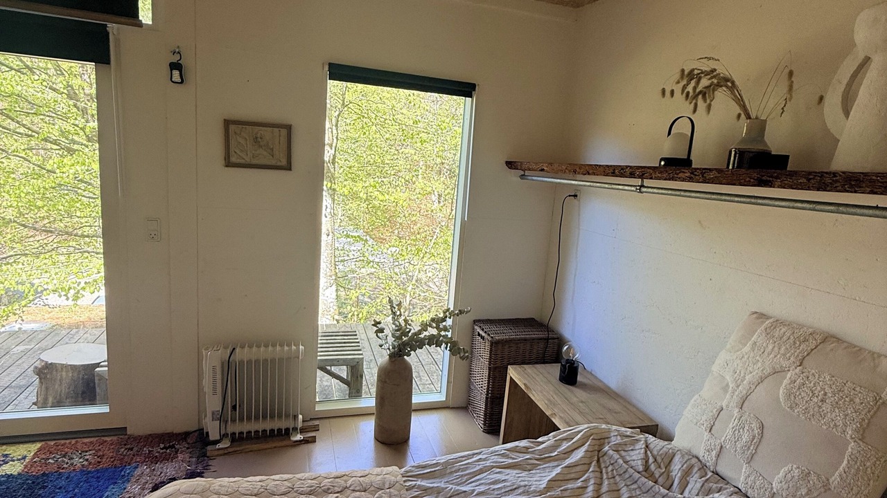 Photo of Bedroom in Them