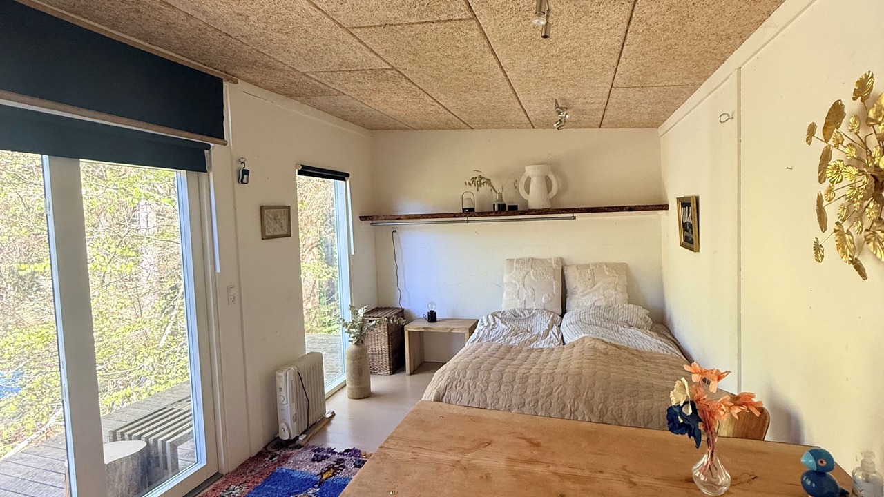 Photo of Bedroom in Them