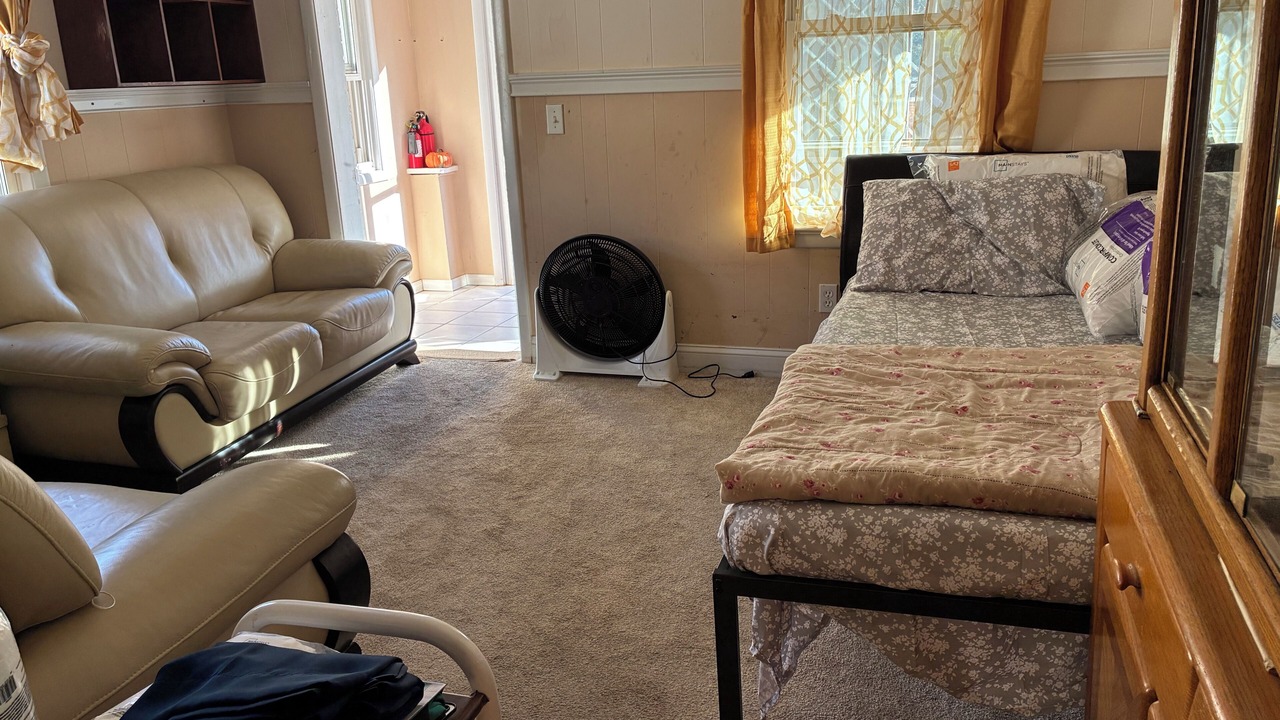 Photo of Livingroom in Hopelawn