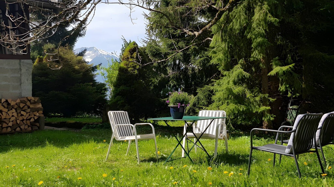 Photo of Outdoor in Onnion