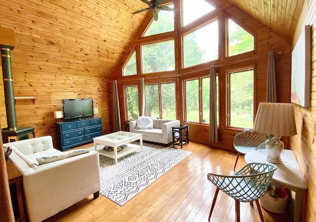 Photo of Livingroom in Lambton Shores