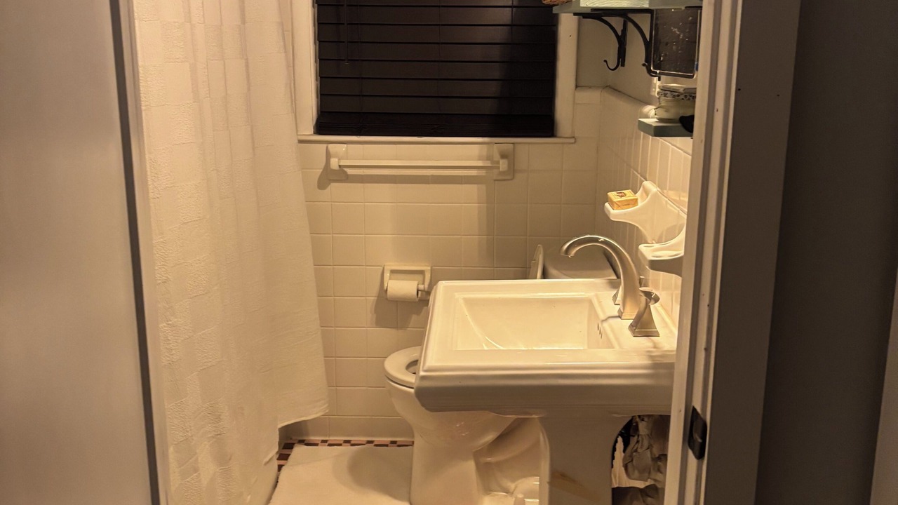 Photo of Bathroom in North Decatur