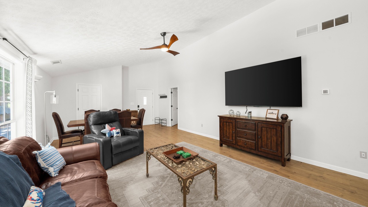 Photo of Livingroom in Gainesville