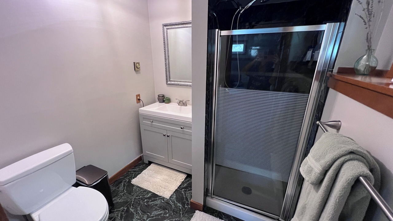 Photo of Bathroom in Warren