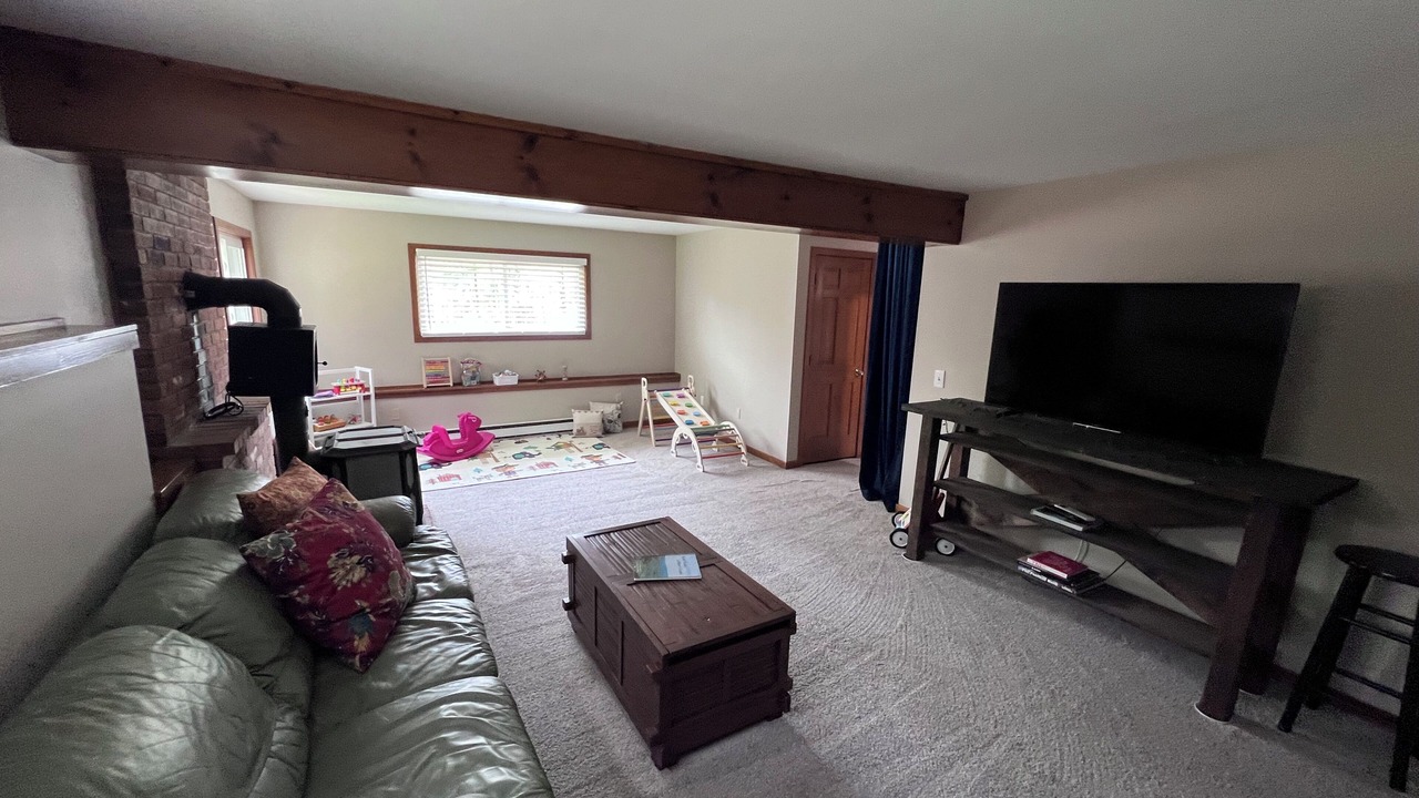 Photo of Livingroom in Warren