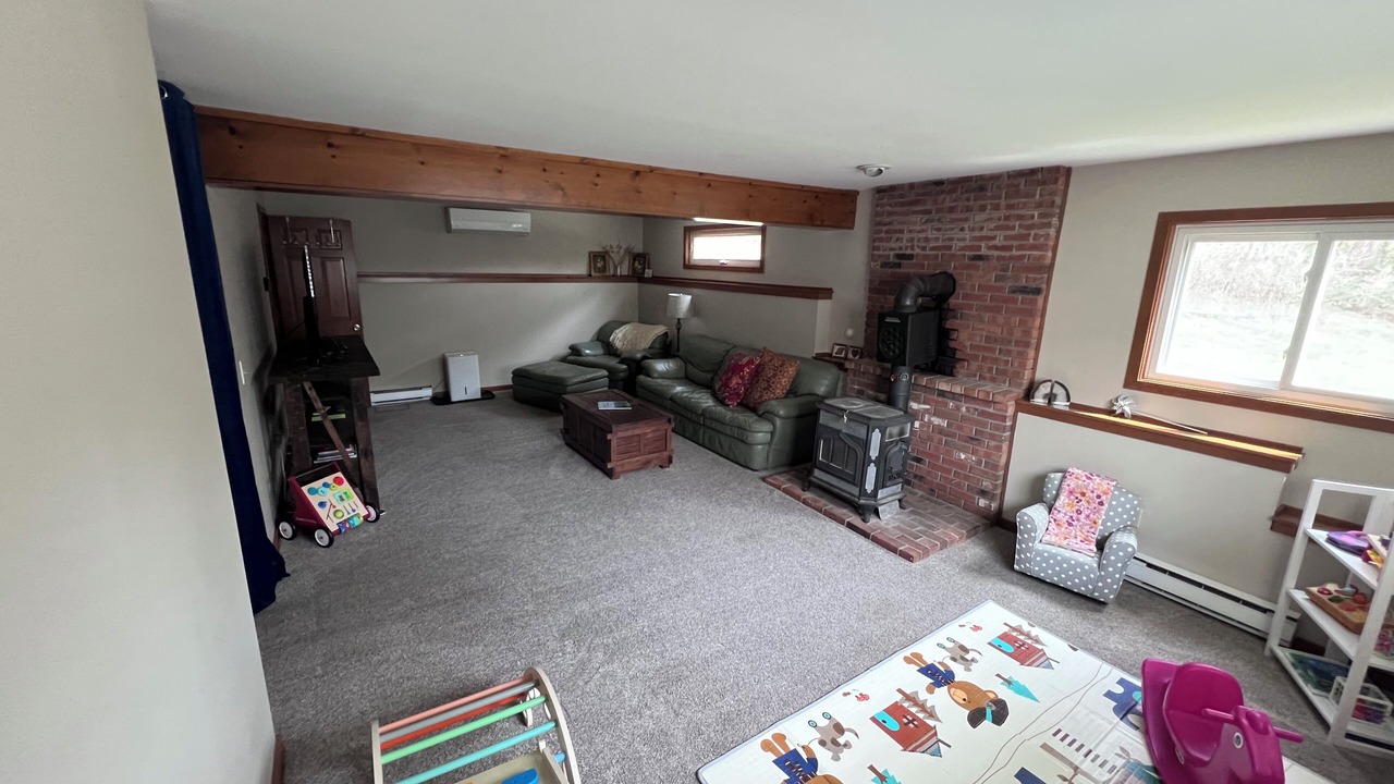 Photo of Livingroom in Warren