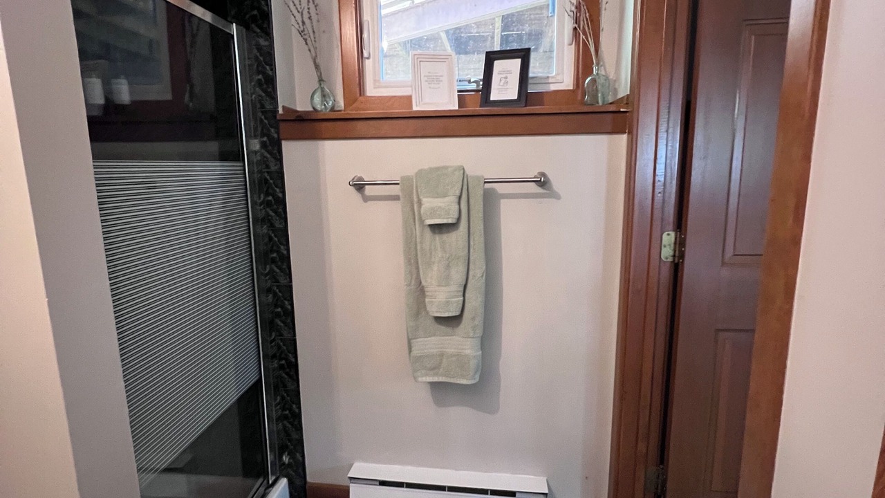 Photo of Bathroom in Warren