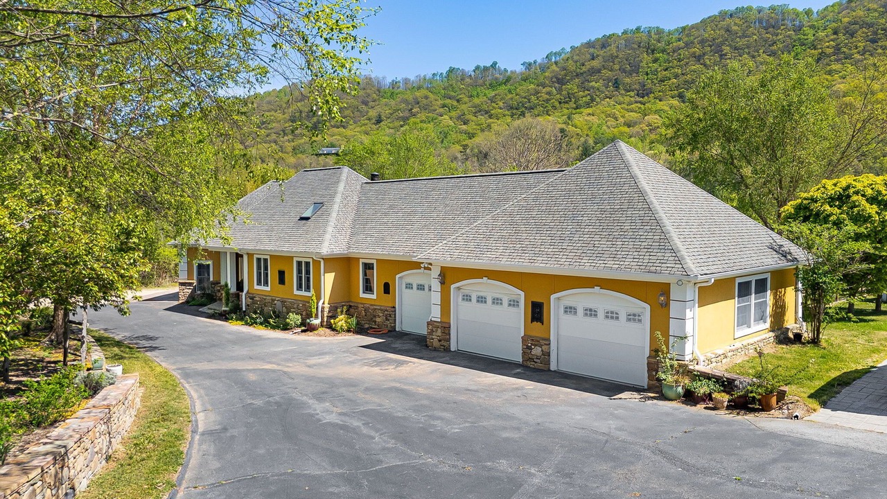 Photo of Outdoor in Fletcher