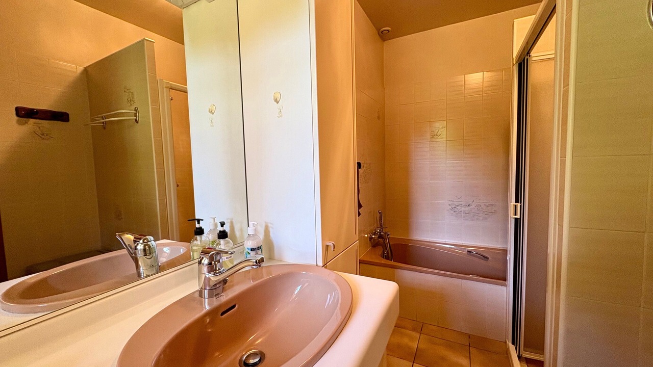 Photo of Bathroom in Saint-Pierre-d'Albigny