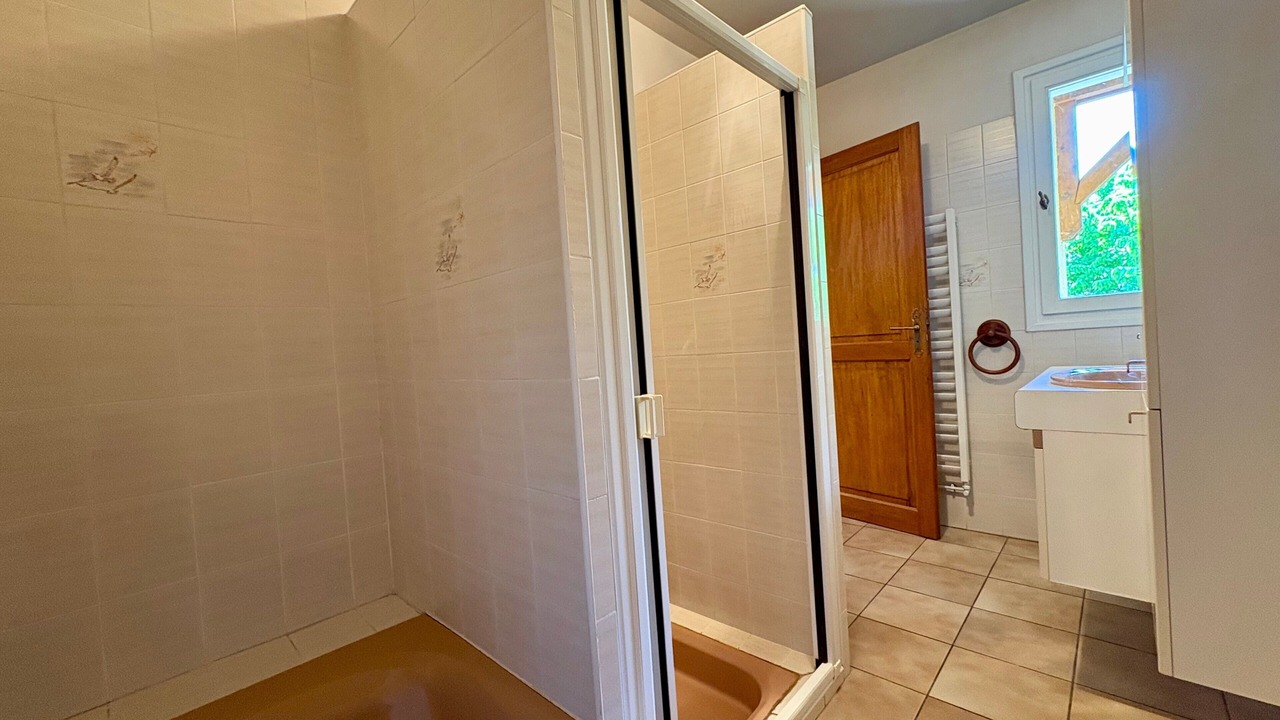 Photo of Bathroom in Saint-Pierre-d'Albigny