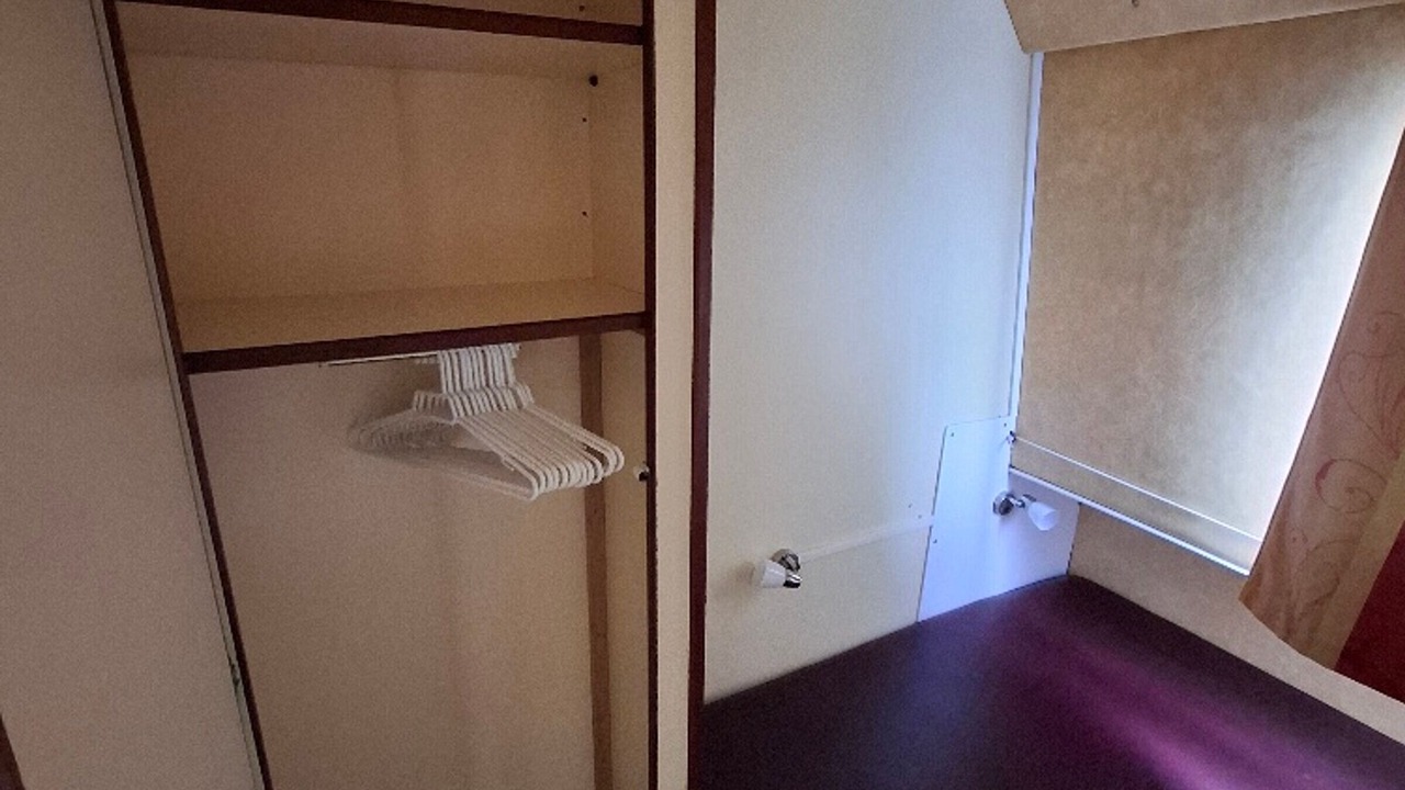 Photo of Bedroom in Chenille-Change