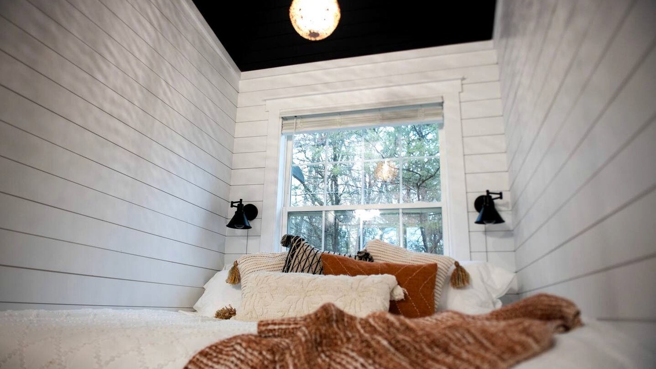 Photo of Bedroom in Miller Grove