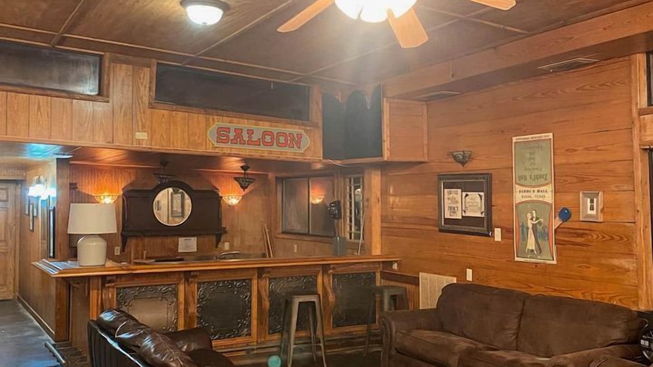 Photo of Livingroom in Sutherland Springs