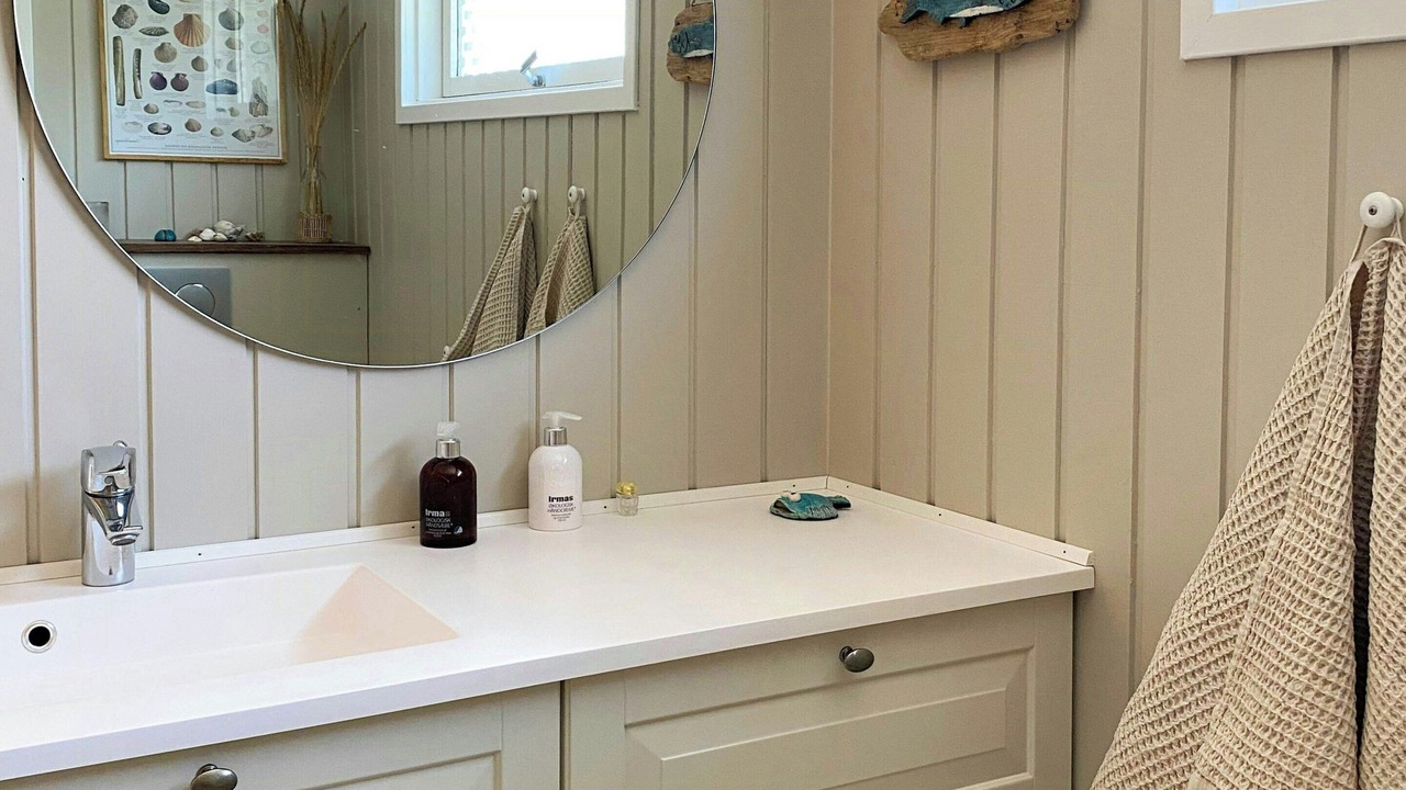 Photo of Bathroom in Fur