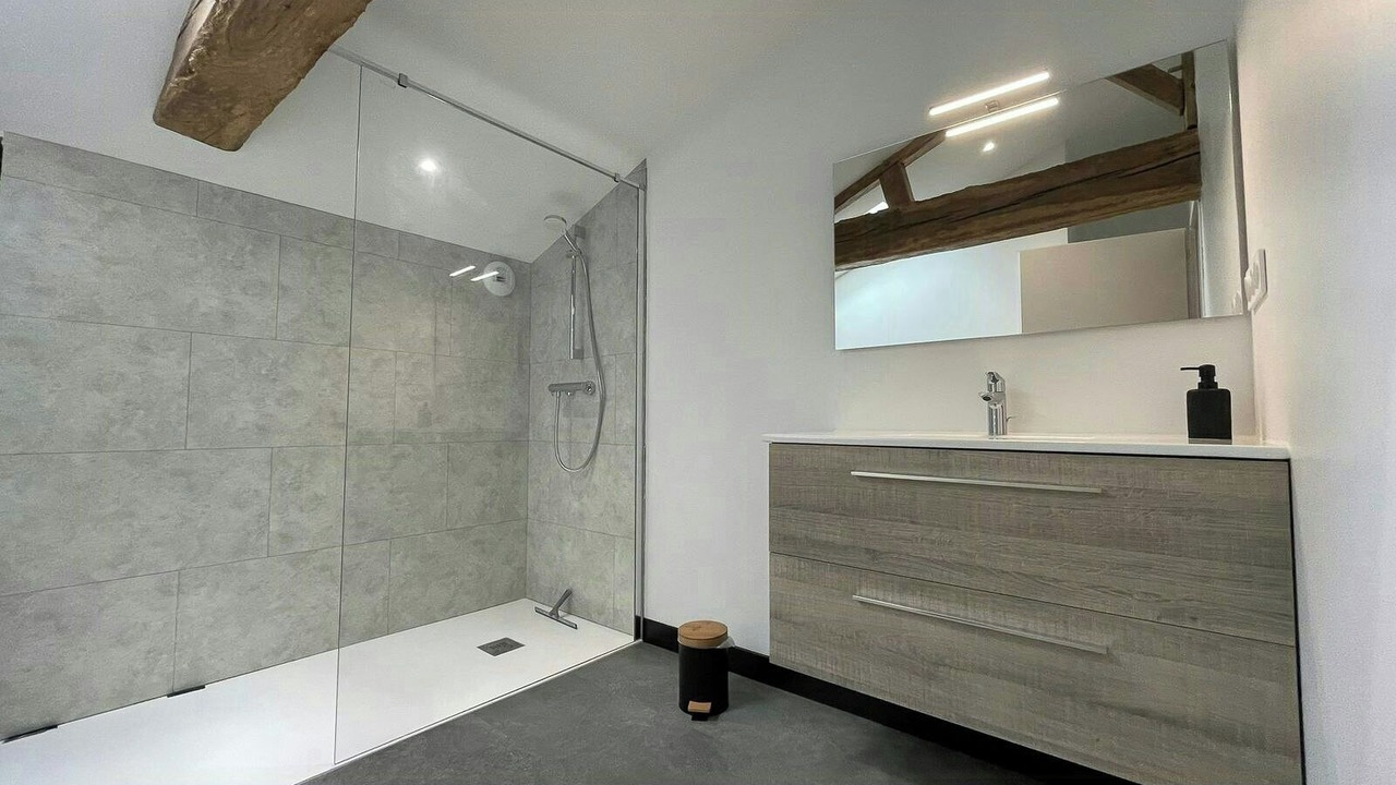 Photo of Bathroom in La Roche-sur-Yon