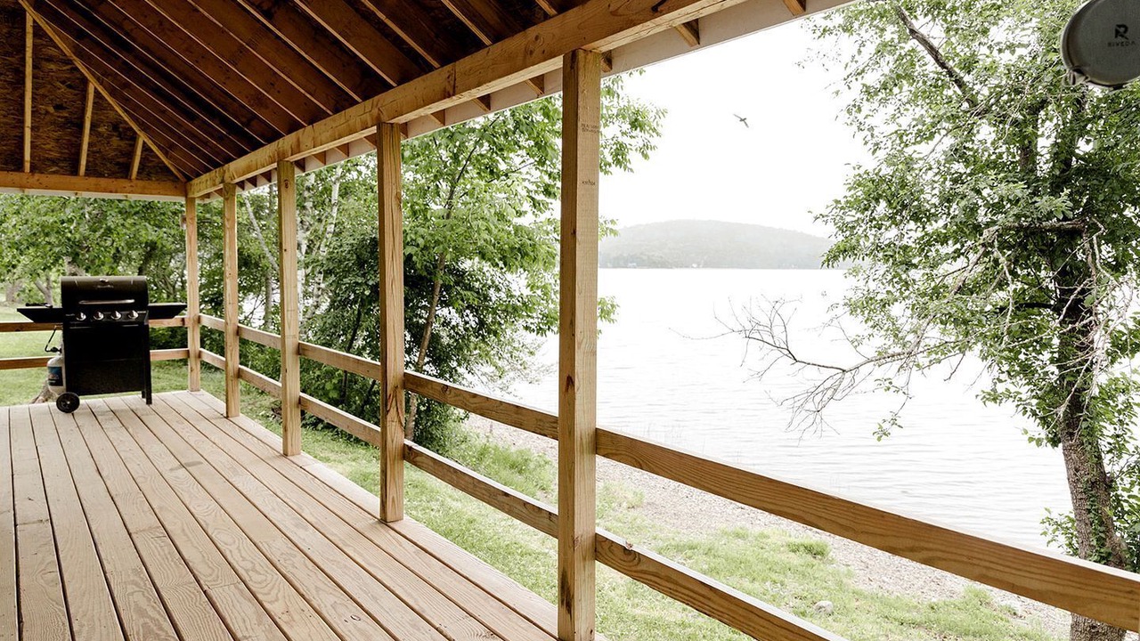 Photo of Patio Balcony in Portage Lake