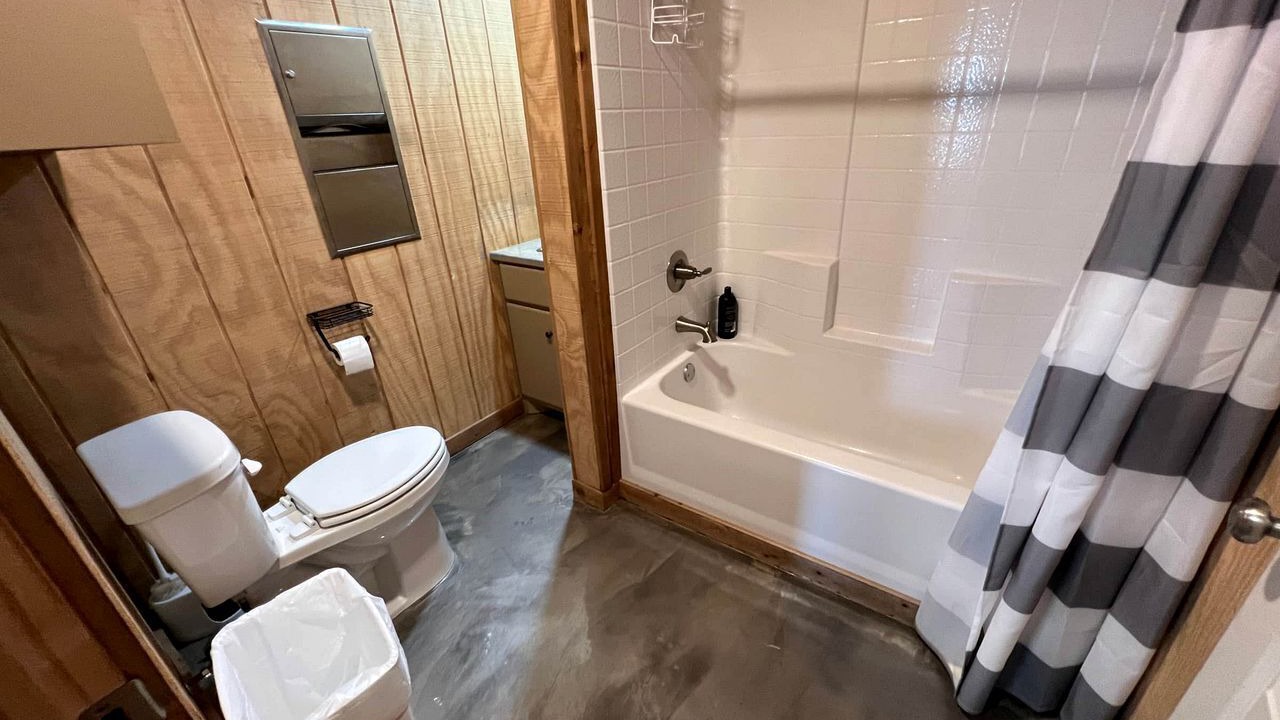 Photo of Bathroom in Jacksboro
